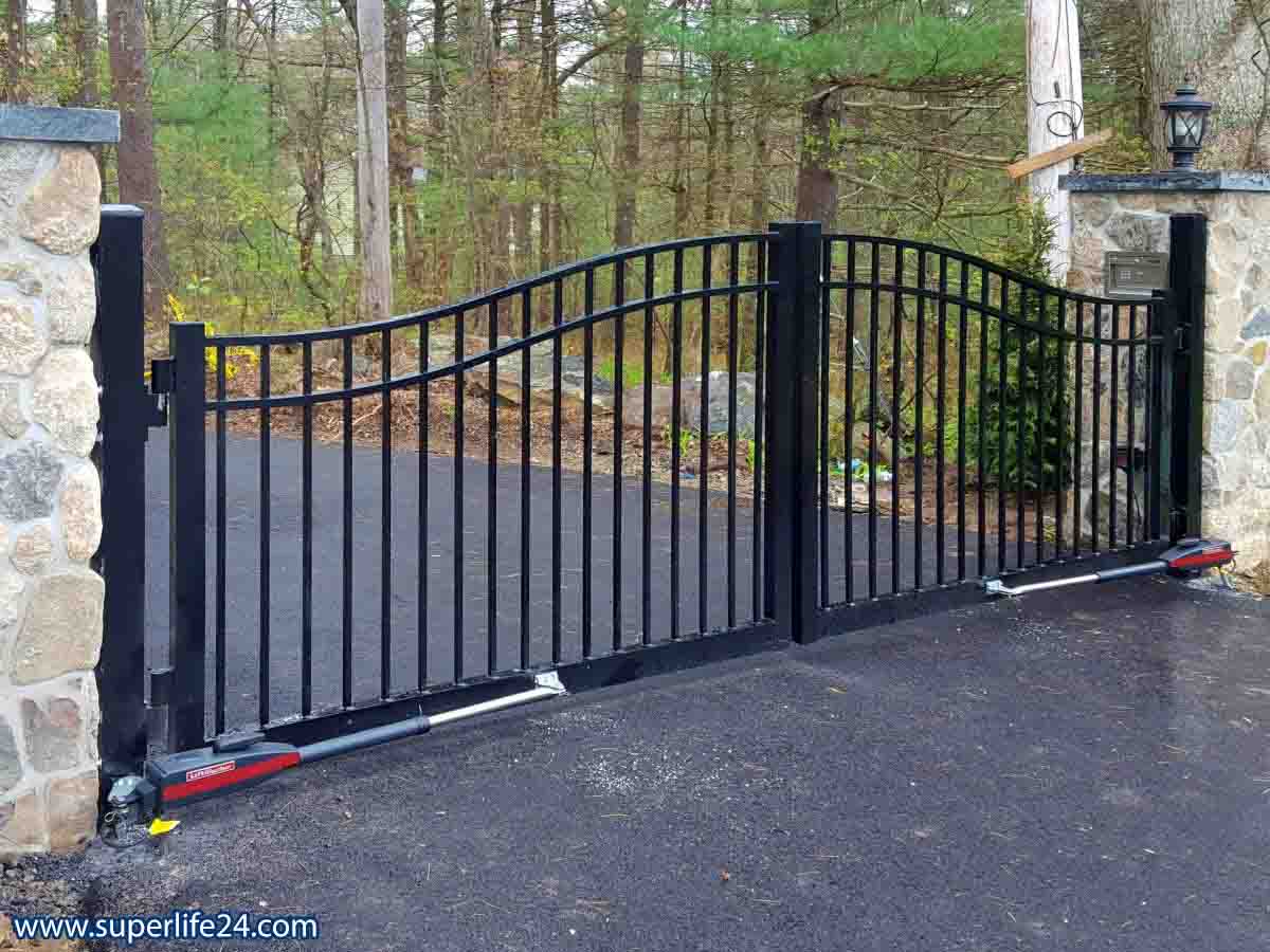 آیا جک های برقی پر سر وصدا هستند؟ آیا جک های برقی پر سر وصدا هستند؟