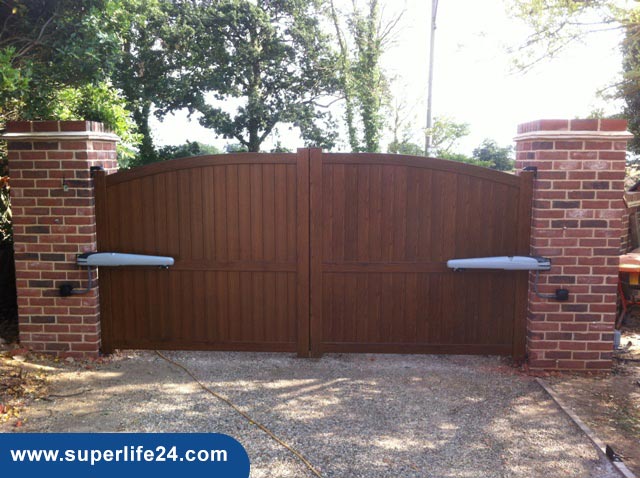 آشنایی با انواع سیستم های دربازکن برقی آشنایی با انواع سیستم های دربازکن برقی