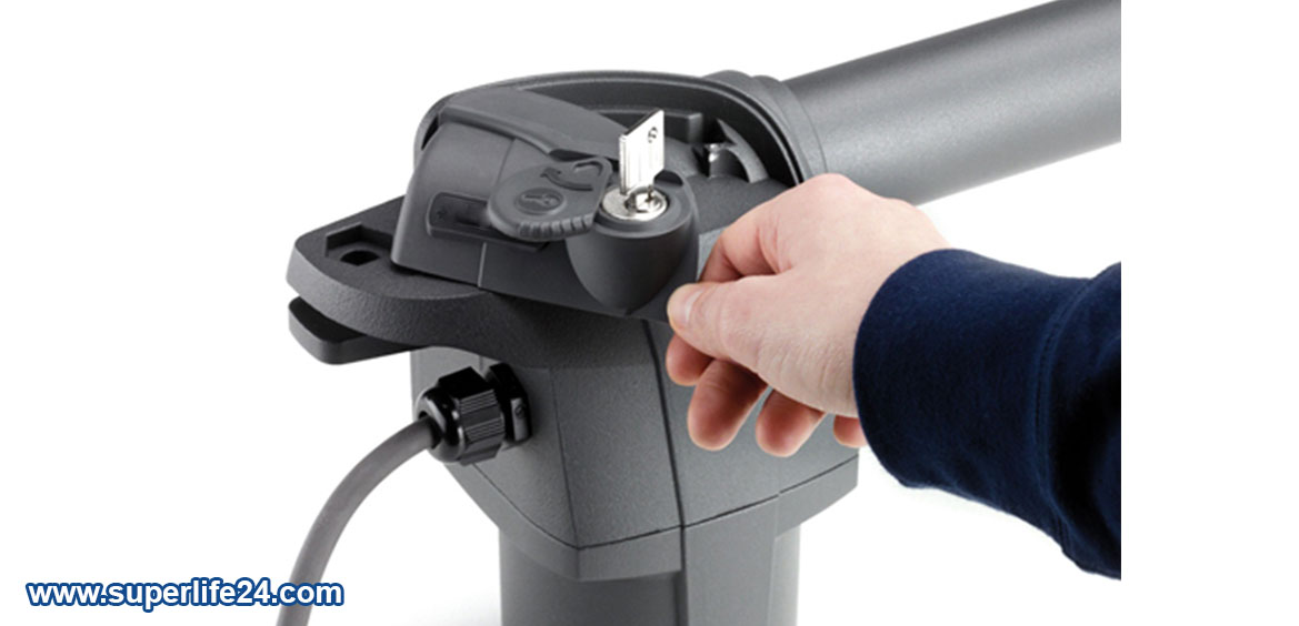 باز کردن درب پارکینگ در زمان قطع برق با خلاص کن دستی باز کردن درب پارکینگ در زمان قطع برق با خلاص کن دستی