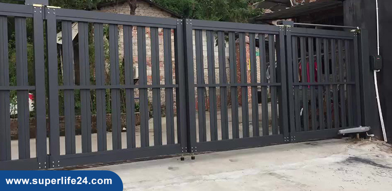 تمیز کردن درب برقی-فروشگاه سوپر لایف تمیز کردن درب برقی-فروشگاه سوپر لایف